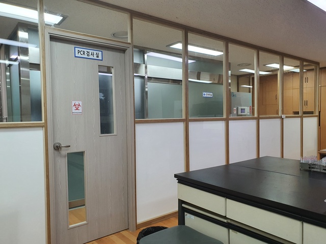 ▲ 경산시(시장 최영조)는 이달 15일부터 전국 보건소 최초로 코로나19 RT-PCR 진단검사를 자체적으로 실시한다고 말했다.ⓒ경산시