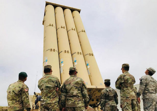 ▲ 괌 배치 사드 포대를 견학하는 미육군 예비역 장교들. ⓒ미육군 제공.