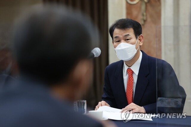 ▲ 정은보 금융감독원장이 11일 오전 서울 여의도 켄싱턴호텔에서 열린 '지방은행장과의 간담회'에서 발언하고 있다.ⓒ연합뉴스