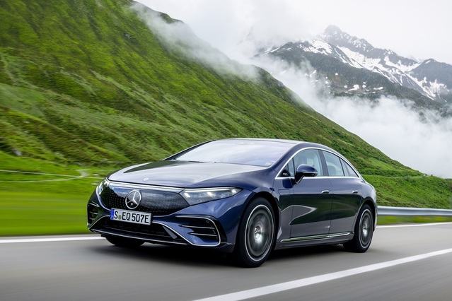 ▲ 벤츠가 12일 EQS의 국내 출시 라인업과 가격을 공개했다. ⓒ벤츠코리아