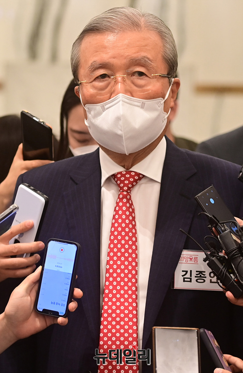▲ 김종인 전 국민의힘 비상대책위원장이 12일 CBS '김현정의 뉴스쇼'에 출연해 국민의힘 선거대책위원회(선대위) 합류 여부와 관련 