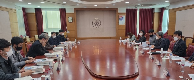 ▲ 대구시는 2022년 ‘지자체-대학 협력기반 지역혁신사업(RIS)’ 공모사업 도전을 위해, 경북도와 함께 산업핵심분야 및 중심대학 선정 등을 위한 대구시-경북도 ‘사업추진 기획단’을 구성해 본격적인 준비체제에 돌입했다.ⓒ대구시