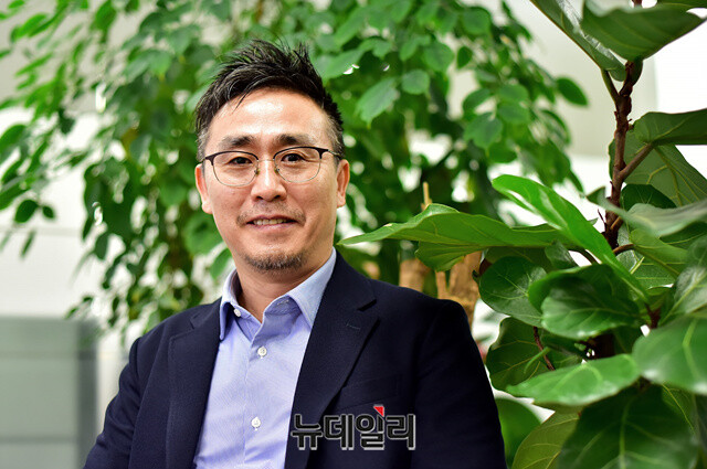 ▲ 자유와 인권을 주제로 한 '제1회 리버티국제영화제' 집행위원장을 맡은 김덕영 감독. 김 감독은 다큐멘터리 '김일성의 아이들'을 연출해 '로마국제무비어워즈'에서 다큐멘터리 부문 최우수 작품상을 수상한 바 있다. ⓒ정상윤 기자