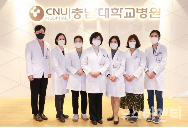 ▲ 사진 중앙이 박희선 지역의약품안전센터장.ⓒ충남대병원