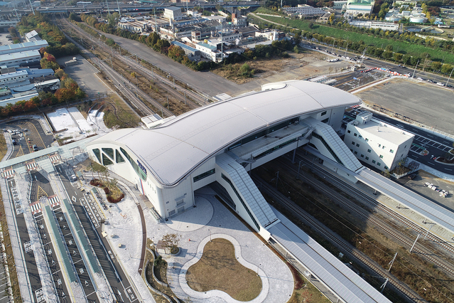 ▲ 구시는 23일 서대구역세권 개발을 통해 과거 1970년대 생활쓰레기가 매립됐던 서대구역사 인근 지역을 교통거점형 친환경 문화관광 신도시로 개발하는 구상안을 공개했다. 사진은 서대구역 공사 전경.ⓒ대구시