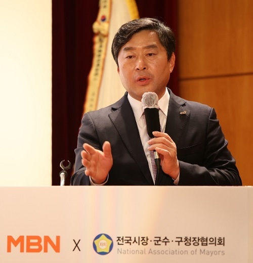 ▲ 22일 서울 중구 MBN 중강당에서 열린 '대한민국 좋은 정책대회'에서 황명선 논산시장이 '논산형 자치분권 사례'를 발표하고 있다.ⓒ논산시