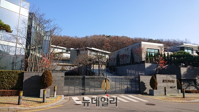 ▲ 경기도 성남시 분당구 운중동에 소재한 판교산운아펠바움 타운하우스 ⓒ이상무 기자