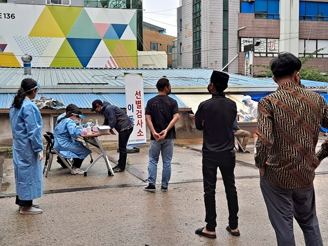 ▲ 찾아가는 코로나19 선별진료소.ⓒ천안시