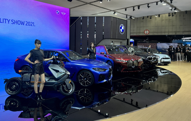 ▲ BMW는 iX, iX3, i4 등 전기차 모델을 선보였다. ⓒ김재홍 기자