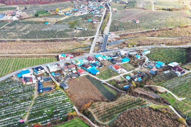 ▲ 청송군(군수 윤경희)은 2022년부터 3년간 총 81억(국비 70%, 지방비 30%)을 투자하여 상대적으로 하수도 공급이 미흡한 안덕면 감은리·성재리 일원의 하수도 보급률을 80% 이상 높이고 생활환경 개선을 위하여 ‘안덕 하수관로 정비사업’을 추진한다.ⓒ청송군