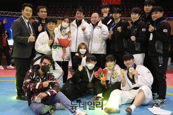 ▲ 한국팀 신예 선수인 하관용(대전장애인태권도협회), 김민기(나사렛대), 이학성(김포시청) 등의 돌풍으로 종합 3위를 차지했다.ⓒ대전장애인태권도협회.