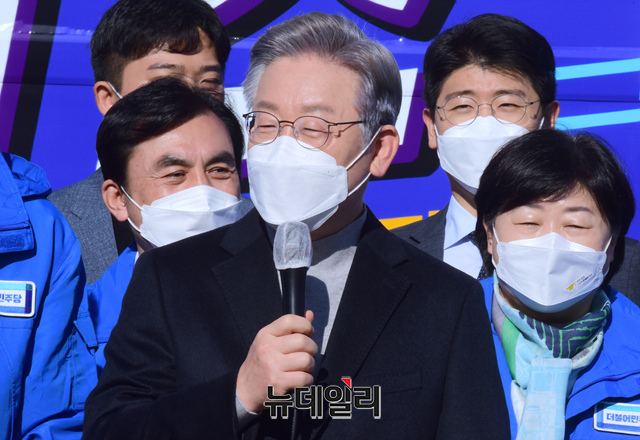 ▲ 이재명 더불어민주당 대선 후보가 지난 12일 오전 국회에서 열린 매타버스(매일타는 민생버스) 출발 국민보고회에서 인사말을 하고 있다.ⓒ이종현 기자