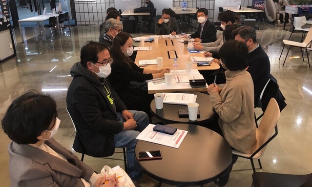 ▲ 경북도는 30일 서울 강남 코엑스몰에서 지방소멸대응 자문위원회‘워킹그룹’회의를 갖고 지방소멸 위기 대응책 마련에 나섰다.ⓒ경북도