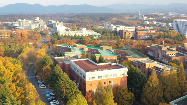 ▲ 대구사이버대학교(총장 이근용)는 12월 1일부터 재활과학부, 사회복지학부, 교육·행정학부, 창의공학부 등 4개 학부 15개 학과에서 2022학년도 학생을 모집한다고 밝혔다.ⓒ대구사이버대