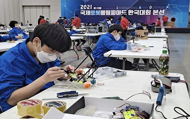 ▲ 세계 청소년들이 직접 제작하고, 프로그래밍한 로봇으로 겨루는 ‘2021 국제로봇올림피아드 세계대회’가 7일부터 10일까지 4일간 대구 엑스코에서 개최된다.ⓒ대구시