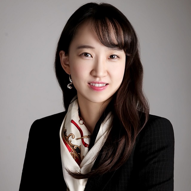 ▲ 이재명 더불어민주당 대선 후보가 지난 1일 '1차 국가인재'로 영입한 김윤이씨. ⓒ더불어민주당 선거대책위원회