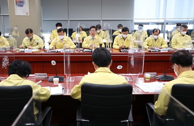 ▲ 양승조 충남도지사가 8일 도청에서 실국원장회의를 주재하고 있다.ⓒ충남도