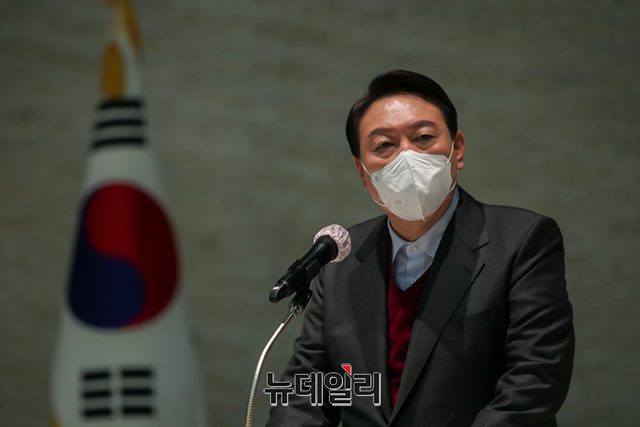 ▲ 윤석열 국민의힘 대선 후보가 8일 서울 영등포구 공군호텔에서 열린 충북·충남도민회 공동주최 국가균형발전 완성 결의대회에서 발언을 하고 있다.ⓒ이종현 기자(사진=윤석열 캠프)