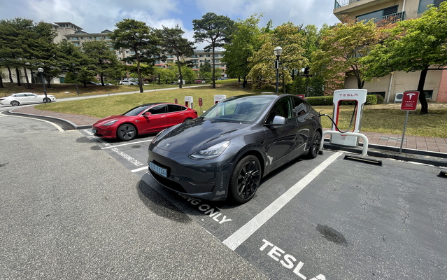 ▲ 테슬라 모델3와 모델Y는 1~11월 각각 8893대, 8886대가 판매됐다. ⓒ김재홍 기자