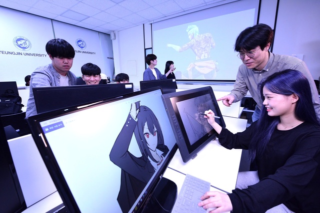 ▲ 영진전문대가 만화애니메이션과를 신설했다. 학생들이 애니멘메이션 실습을 하고 있다.ⓒ영진전문대