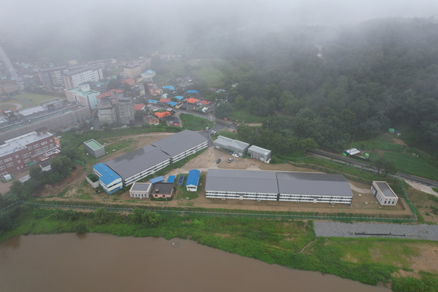 ▲ 예천군(군수 김학동)은 1975년 건설된 노후 예천정수장을 개량해 새로 단장하고 용문‧감천정수장에 용수를 공급하는 ‘지방상수도 현대화사업’을 완료하고 본격적인 통합운영에 들어갔다.ⓒ예천군