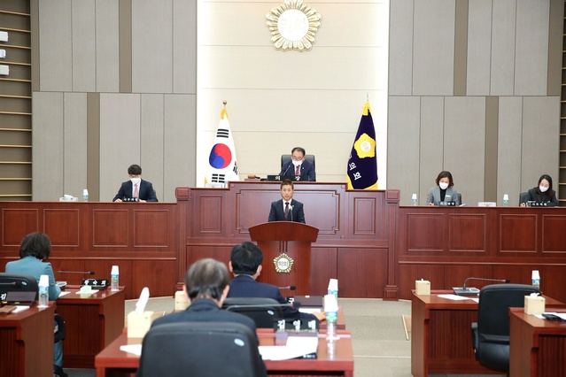 ▲ 성주군의회(의장 김경호)는 제260회 2차 정례회 제4차 본회의를 열고 2022년 성주군 예산을 최종 확정했다.ⓒ성주군의회