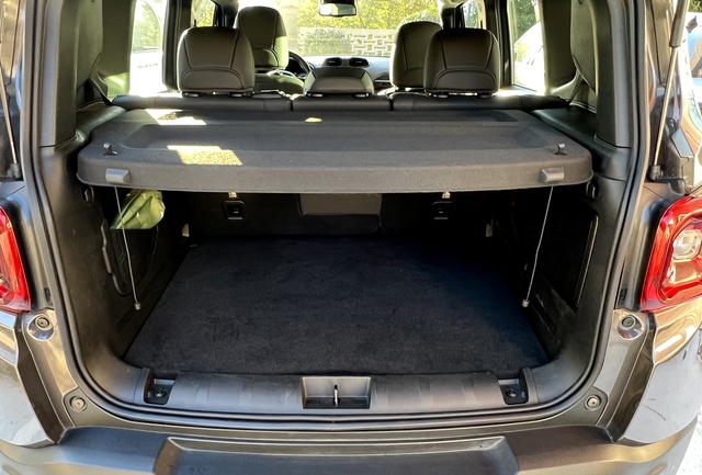 ▲ 2열을 폴딩하면 1440리터까지 공간이 확대된다. ⓒ김재홍 기자