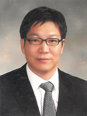 ▲ 대구보건대학교(총장 남성희)는 최근 물리치료과 이재홍 교수가 교육기부 활성화에 기여한 공로를 인정받아 교육부와 한국과학창의재단이 주관하는 제10회 대한민국 교육기부 대상을 수상했다고 13일 밝혔다.ⓒ대구보건대