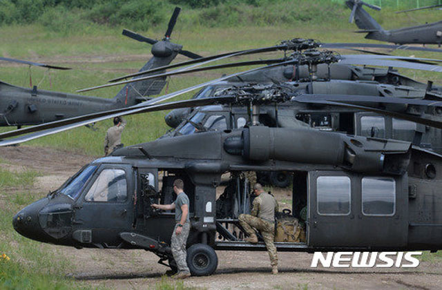 ▲ 전작권 전환 역량 검증 1단계(IOC)를 시험했던 2019년 8월 하반기 한미연합지휘소훈련(CPX) 당시 출동 준비 중인 미육군 UH-60 헬기들. ⓒ뉴시스. 무단전재 및 재배포 금지.