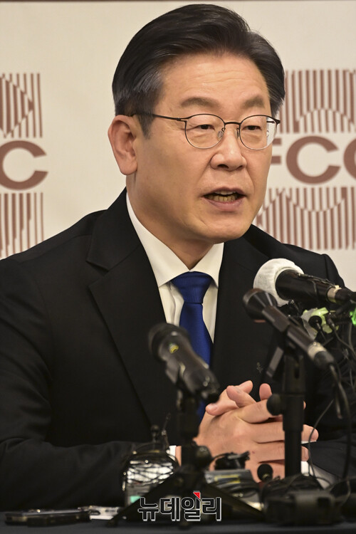 ▲ 지난달 25일 외신기자클럽 초청 토론회에서 발언하고 있는 이재명 더불어민주당 대선후보. ⓒ강민석 기자