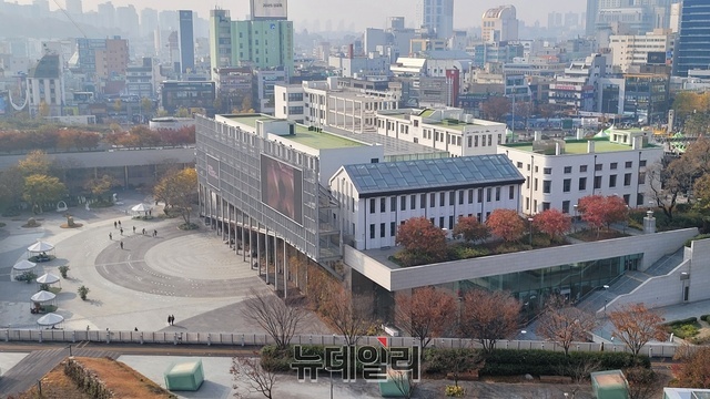 ▲ 광주 동구는 그야말로 광주를 대표하는 관광도시라고 해도 과언이 아니다. 무등산이 있고 세계 최고 규모인 복합문화시설인 국립아시아문화전당이 위치해 있다. 사진은 국립아시아문화전당 전경.ⓒ뉴데일리