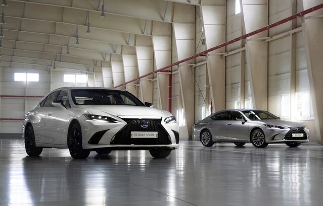 ▲ 렉서스 ES 300h. 11월 수입차 베스트셀링카에 올랐다. ⓒ렉서스코리아