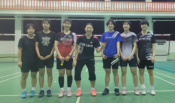 ▲ 대전대성여고 전수연, 송채민 선수와 전북은행 성승연, 공희영 선수, 대성여고 조민서, 유은채, 이채연 선수.(사진 왼쪽부터)ⓒ대전교육청