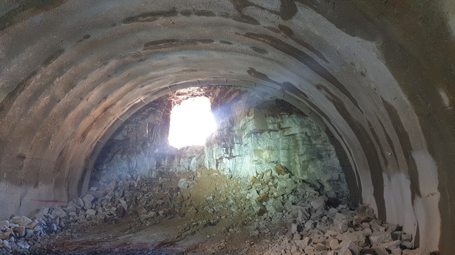 ▲ 경상북도는 김천 증산면 장전리와 성주 가천면 신계리를 잇는 지방도 903호선 도로건설공사 구간의 증산가천터널(가칭)이 착공한 지 3년 만에 관통됐다고 22일 밝혔다.ⓒ경북도