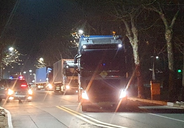 ▲ 23일 대전 한국원자력연구원에 보관 중인 중·저준위 방폐물 305드럼이 23일 새벽 2시에 경주 처분장으로 옮겨지고 있다.ⓒ대전시