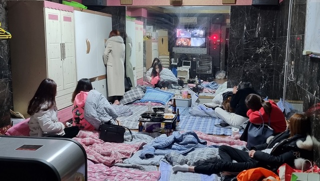 ▲ 천안 소내 유흥업소 단속 현장.ⓒ충남경찰청