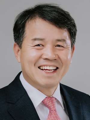 ▲ 대구시는 시민사회 소통과 협치의 정책결정을 보좌하기 위한 대외협력특보(전문임기제 가급, 2급 상당)에 서류전형 및 면접시험을 거쳐 김형동 대구시설공단 도로교통본부장을 내정했다.ⓒ대구시