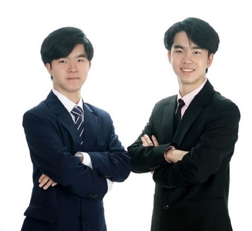 ▲ 왼쪽부터 형 김건희(대전시교육청 합격), 동생 김찬희(대전시청 합격) .ⓒ대전시교육청