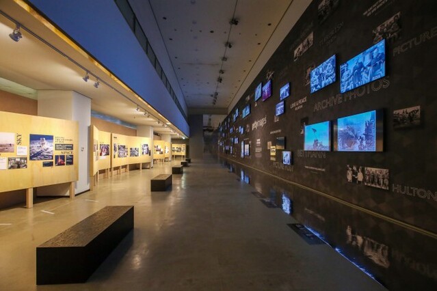 ▲ '게티이미지 사진전'이 열리는 예술의전당 한가람미술관 1층 내부 모습.ⓒNPR
