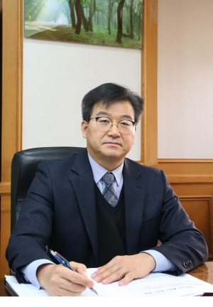 ▲ 3일 공식 취임한 신임 김두환 충주부시장.ⓒ충주시