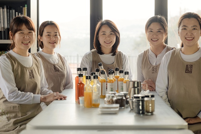 ▲ (재)경북테크노파크(원장 하인성)는 중소벤처기업부가 추진하고 소상공인시장진흥공단에서 주관하는 ‘스마트공방 기술보급 사업’을 통해 경북지역 기업을 중심으로 2021년 한 해 동안 151개 스마트공방을 구축하는 성과를 달성했다고 밝혔다.ⓒ경북테크노파크