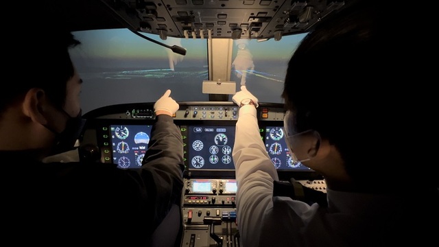 ▲ 중원대 항공운항학과 학생들의 조종실습 장면.ⓒ중원대