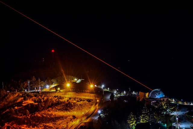 ▲ 공군이 5일 전력화한 우주공간 감시용 '전자광학 위성감시체계(EOSS). 얼핏 보면 천문대와 구별이 가지 않는다. ⓒ공군 제공.