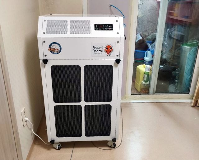 ▲ 가정에 설치한 이동형 음압기.ⓒ충북도