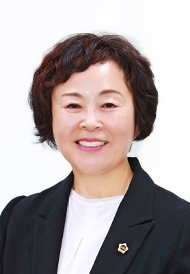 ▲ 대구의정미래포럼(대표 이시복 의원) 소속 이영애 의원(문화복지위원회, 달서구1)이 지난해 정책연구과제로 추진한 ‘청년친화도시 조성을 위한 지역대학생 설문조사 용역’결과를 발표했다.ⓒ대구시의회