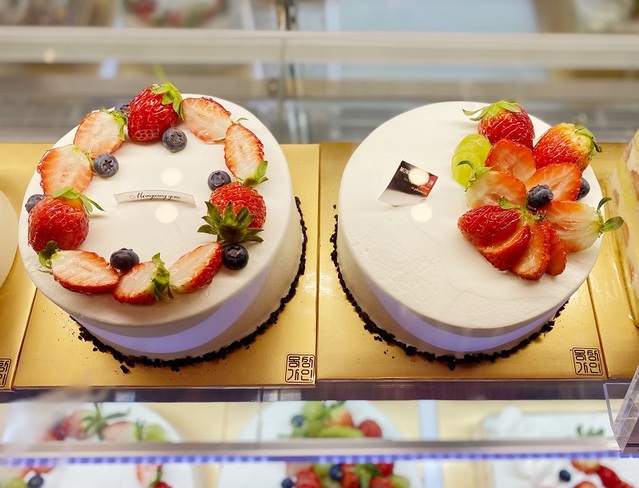 ▲ 천안의 한 제과점이 지역 친환경 딸기를 사용헤 만든 케이크.ⓒ천안시