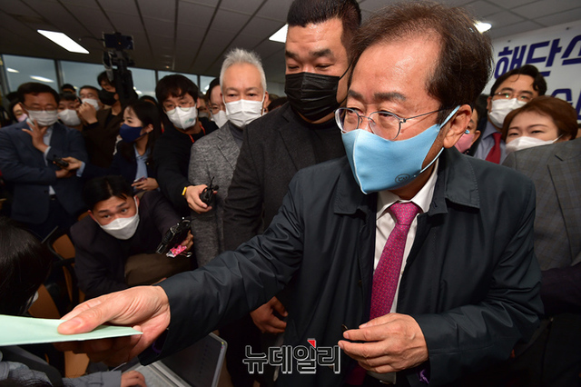 ▲ 윤석열 국민의힘 대통령후보가 당 대선 경선에 나섰던 홍준표 국민의힘 의원과 다음 주 저녁 회동하기로 했다. 홍준표 의원 자료사진. ⓒ정상윤 기자