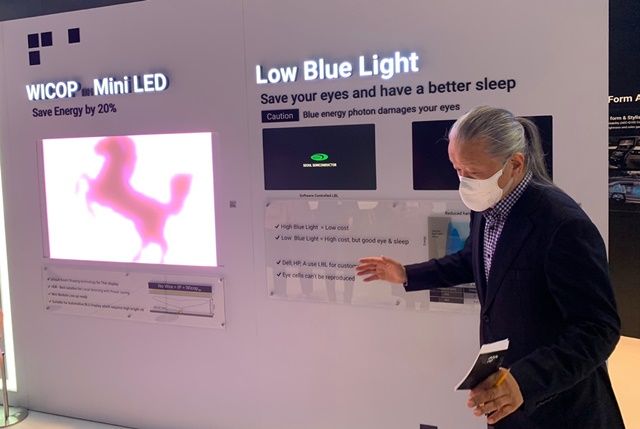 ▲ 7일(현지시간) 미국 라스베이거스에서 열린 세계 최대 전자·IT 전시회 'CES 2022'에서 '와이캅' 기술을 설명 중인 이정훈 서울반도체 대표. ⓒ이성진 기자