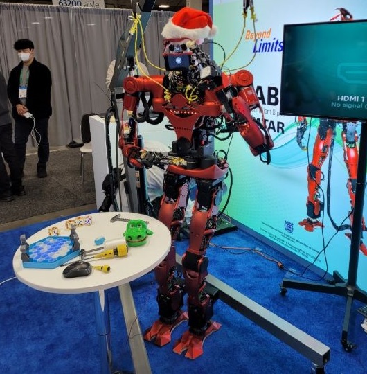 ▲ 서울대 융합과학기술대학원 다이로스 연구실이 출품한 아바타 로봇 '토카비'.ⓒ뉴데일리DB