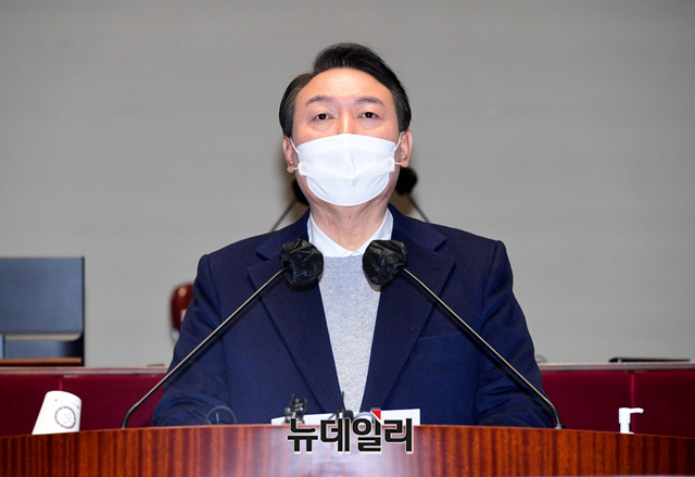 ▲ 윤석열 국민의힘 대선후보가 지난 6일 오전 국회에서 열린 국민의힘 '변화와 단결' 의원총회에서 발언하고 있다.ⓒ이종현 기자